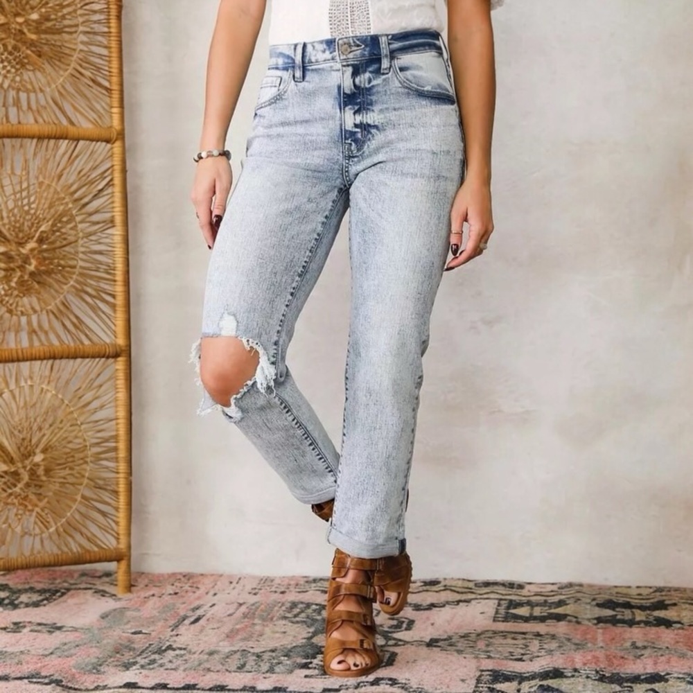 KanCan 26 High Rise Relaxed Stretch Women’s Jeans Distressed VBK1914A